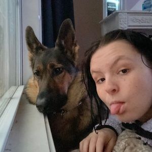 Meet your Posher, Lonie